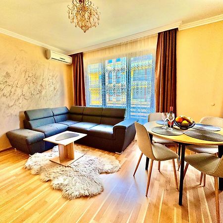 Sea Sun Holiday Apartments Pantai Sunny Bagian luar foto