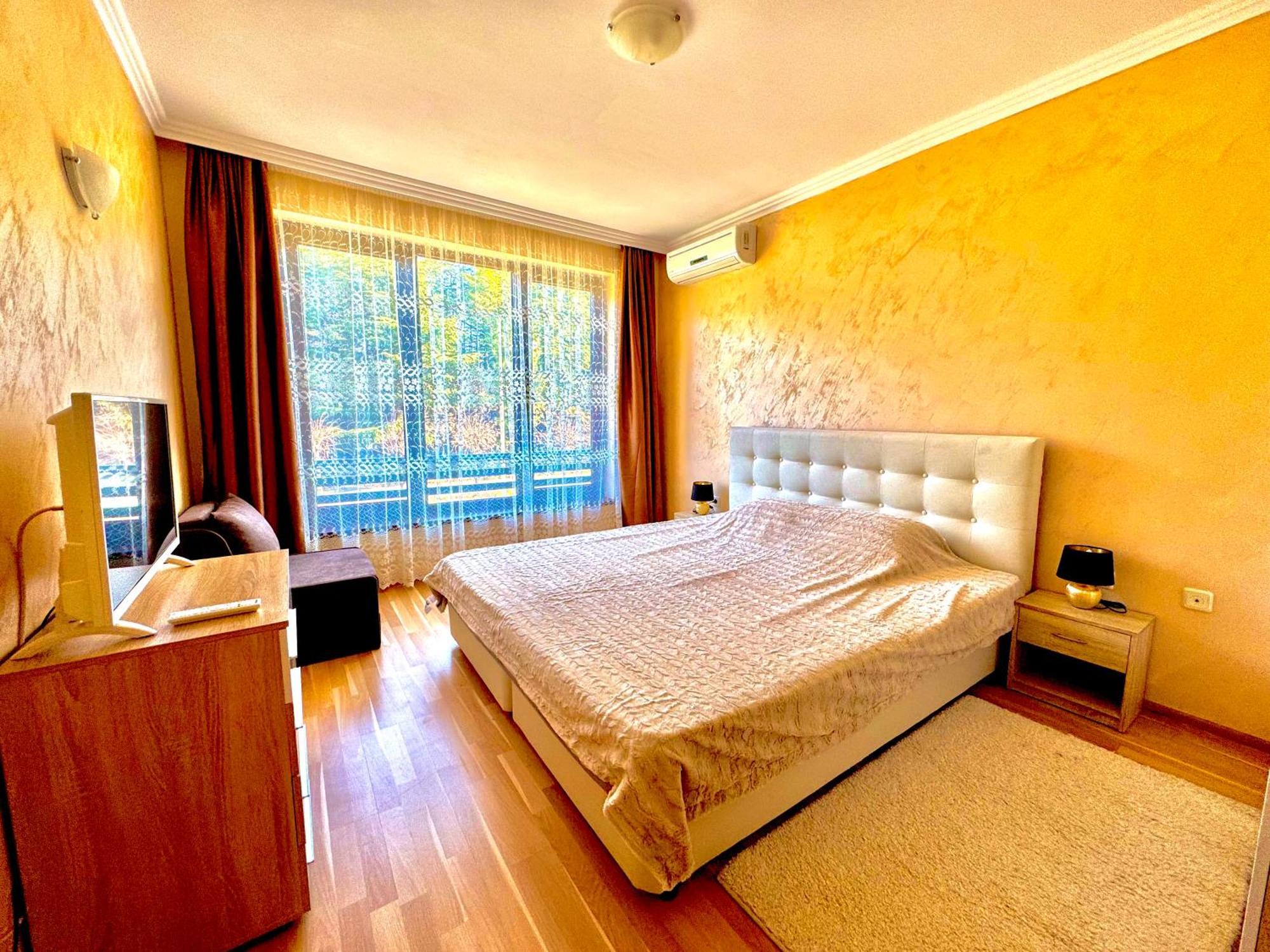 Sea Sun Holiday Apartments Pantai Sunny Bagian luar foto