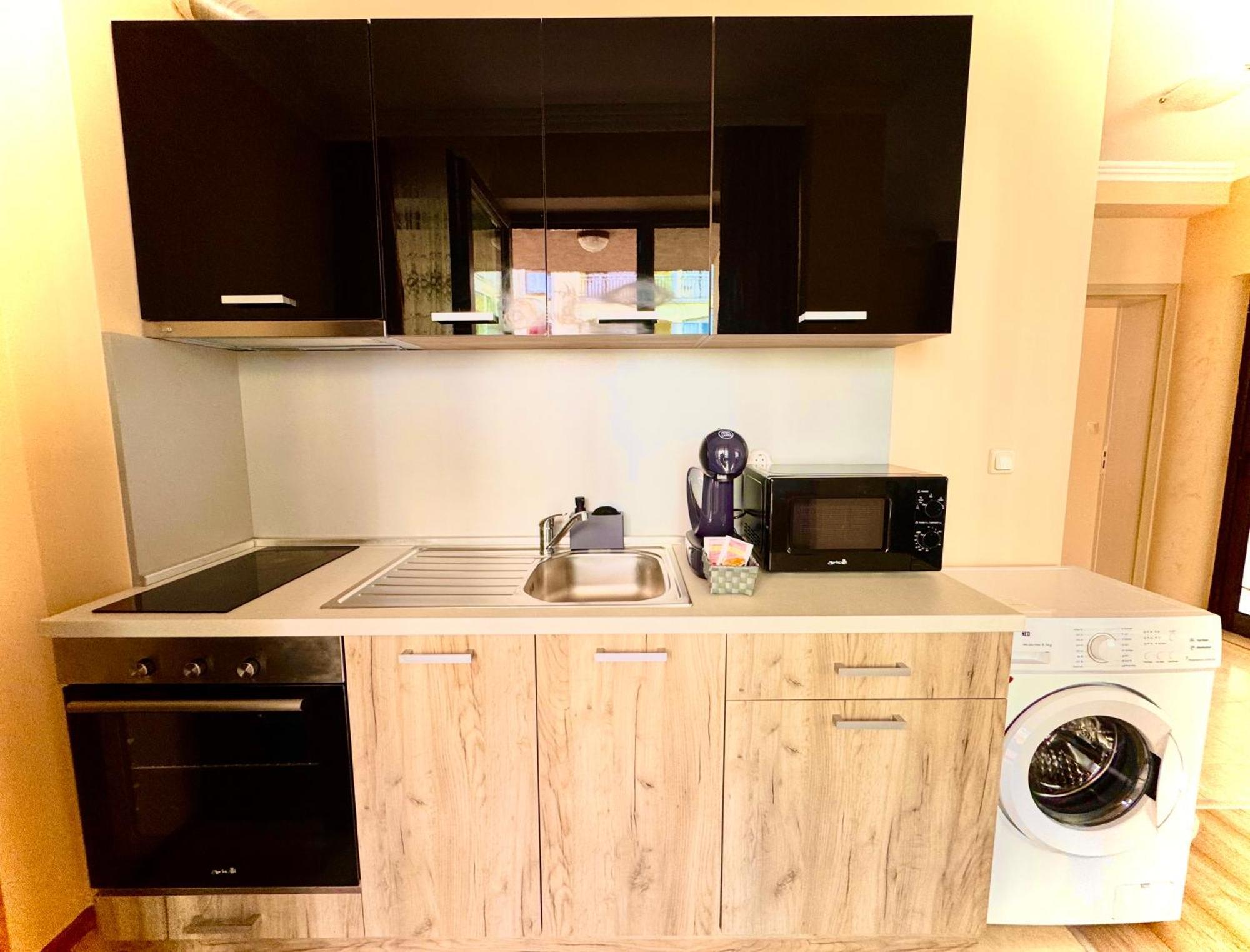 Sea Sun Holiday Apartments Pantai Sunny Bagian luar foto