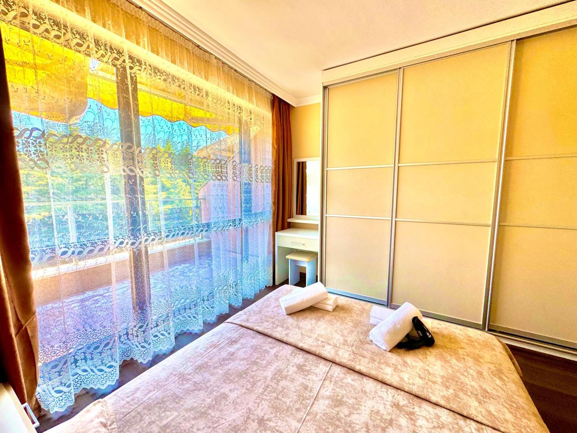 Sea Sun Holiday Apartments Pantai Sunny Bagian luar foto