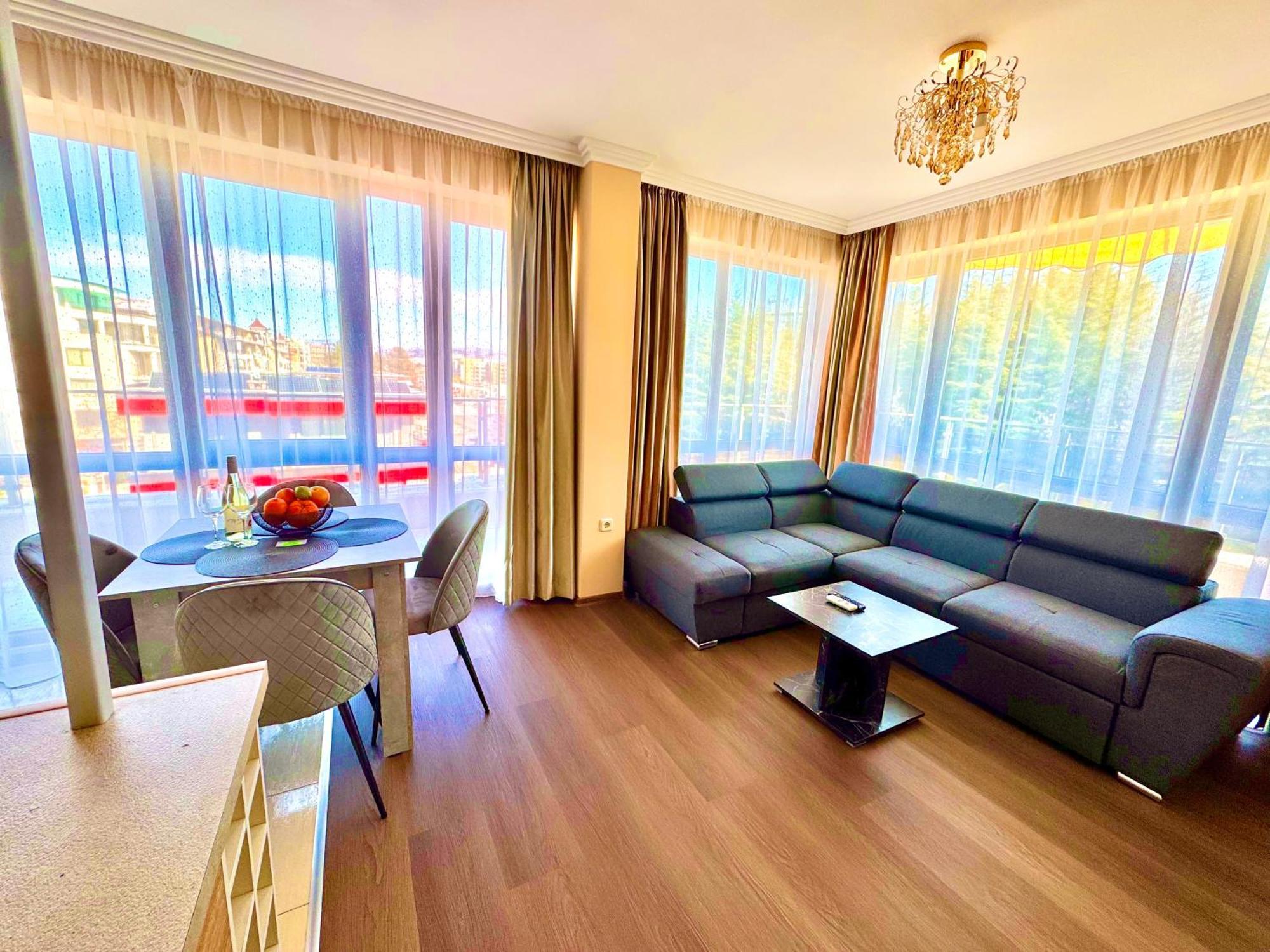 Sea Sun Holiday Apartments Pantai Sunny Bagian luar foto