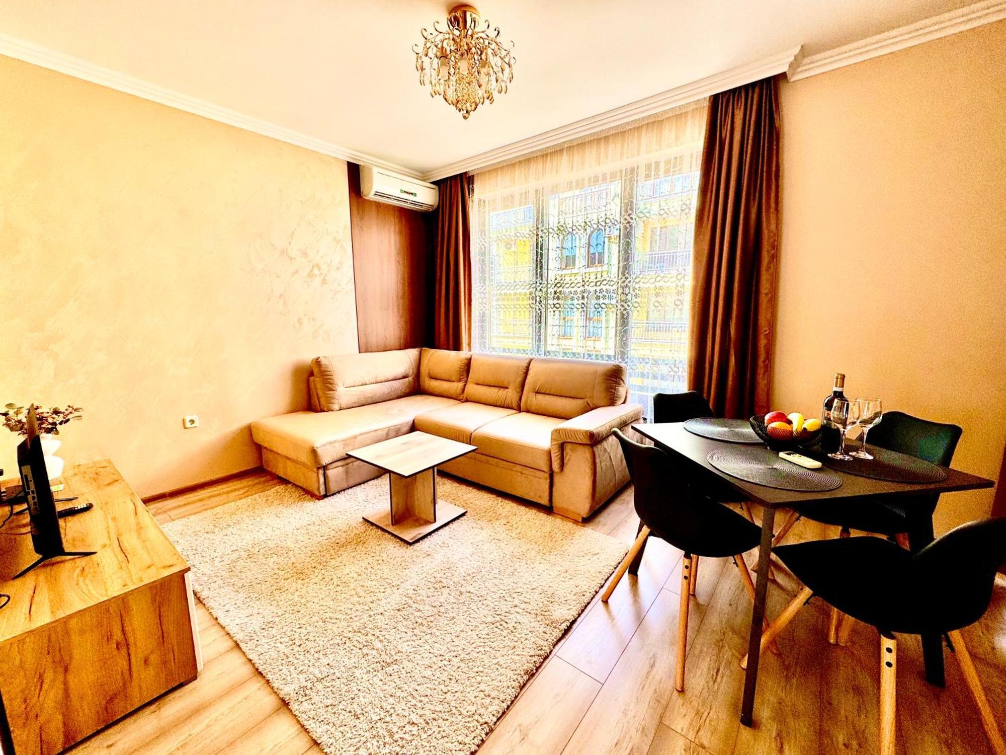 Sea Sun Holiday Apartments Pantai Sunny Bagian luar foto